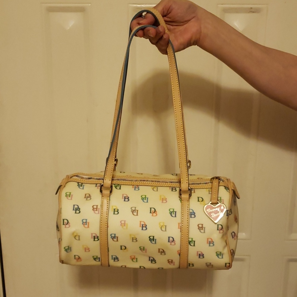 Dooney and Bourke logo Purse